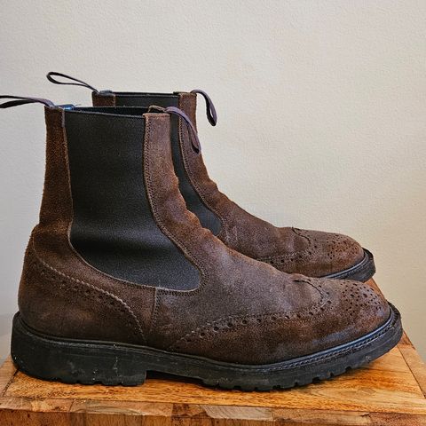 Tricker's Henry Country Dealer Boot in C.F. Stead Snuff Waxed Suede