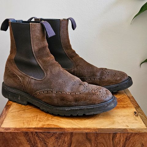 Tricker's Henry Country Dealer Boot in C.F. Stead Snuff Waxed Suede