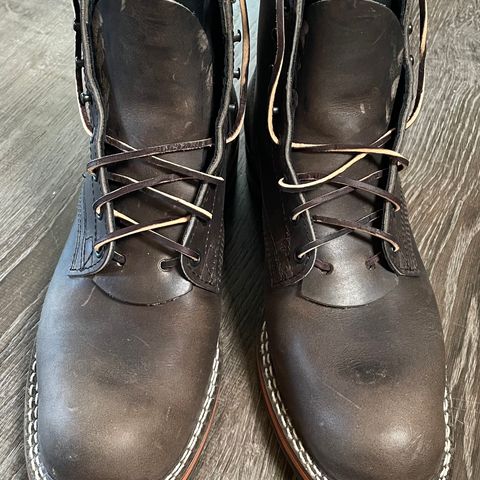 Nicks Falcon in Horween Charcoal Cypress