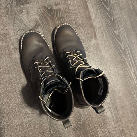 Nicks Falcon in Horween Charcoal Cypress