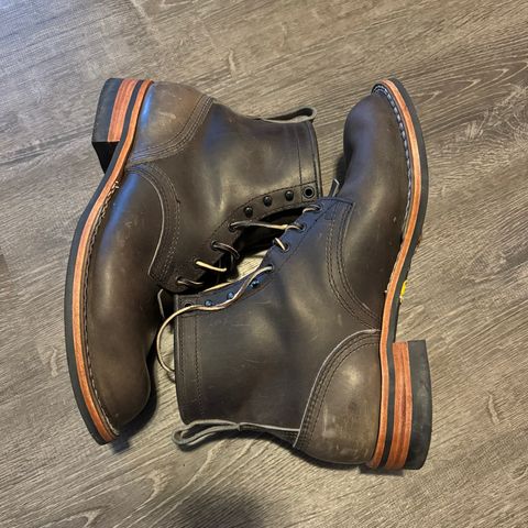Nicks Falcon in Horween Charcoal Cypress