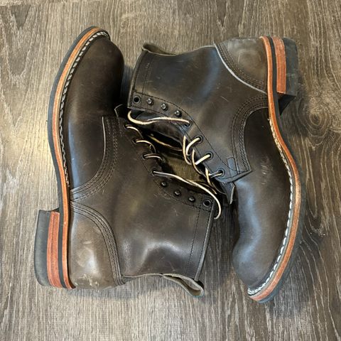 Nicks Falcon in Horween Charcoal Cypress