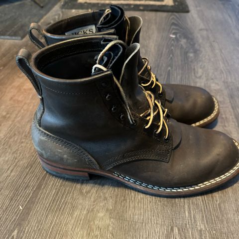 Nicks Falcon in Horween Charcoal Cypress