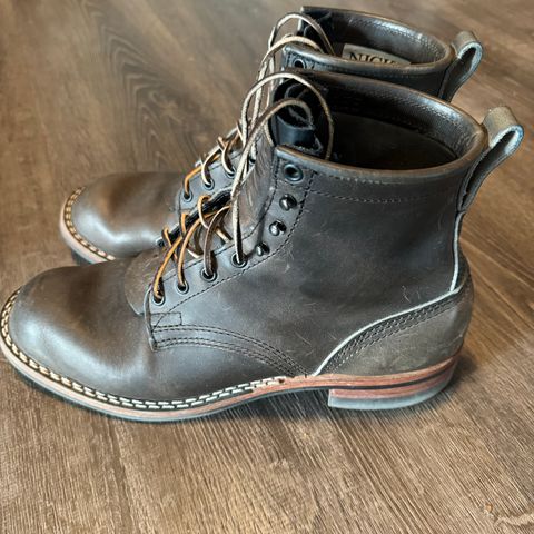 Nicks Falcon in Horween Charcoal Cypress