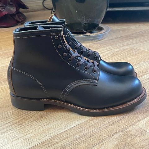 Red Wing Beckman Flatbox in S.B. Foot Black Klondike