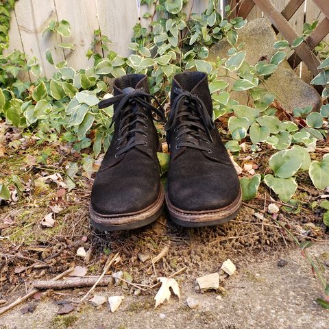Oak Street Bootmakers Field Boot in Seidel Black Oiled Congo Shrunken Bison Roughout