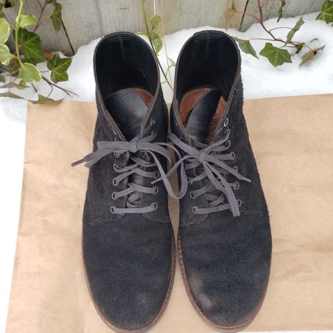 View photo of Oak Street Bootmakers Field Boot in Seidel Black Oiled Congo Shrunken Bison Roughout