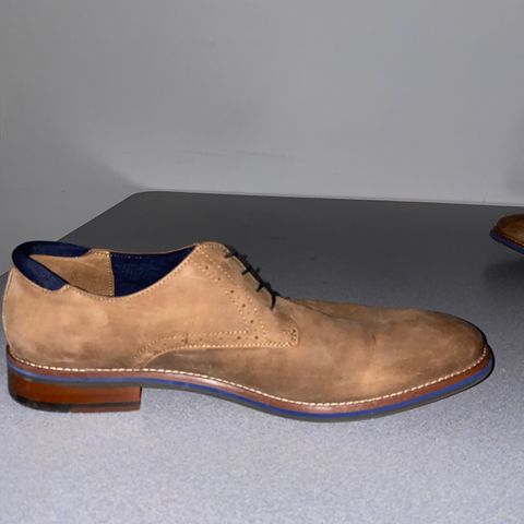 Johnston & Murphy Canton in Unknown Leather