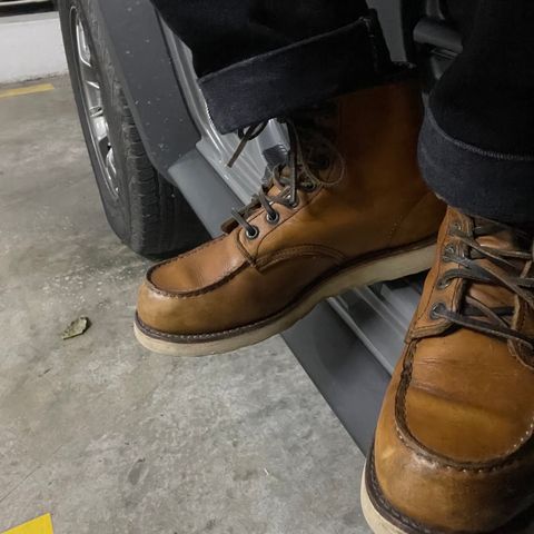 View photo of Red Wing 6-Inch Classic Moc in S.B. Foot Oro-Iginal