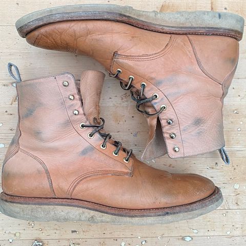 View photo of Unmarked DB Hunter in Oiled Natural Veg Tan