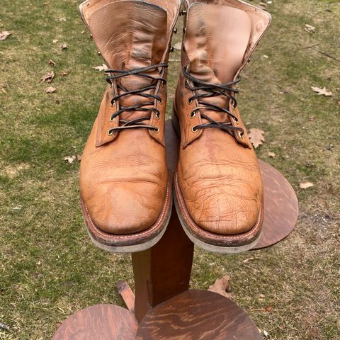 View photo of Unmarked DB Hunter in Oiled Natural Veg Tan