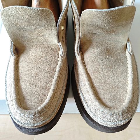 Russell Moccasin Premier Chukka in Tan Laramie Suede