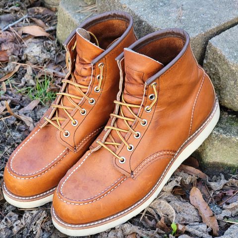 View photo of Red Wing 6-Inch Classic Moc in S.B. Foot Oro Legacy