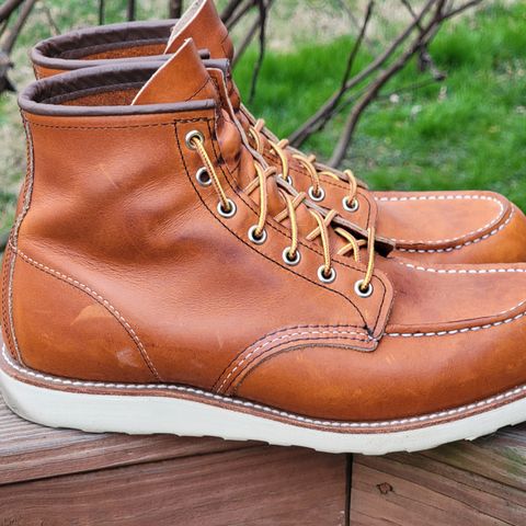 View photo of Red Wing 6-Inch Classic Moc in S.B. Foot Oro Legacy