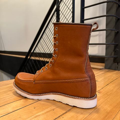 Red Wing 8-Inch Classic Moc in S.B. Foot Oro Legacy