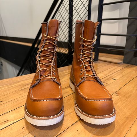 Red Wing 8-Inch Classic Moc in S.B. Foot Oro Legacy