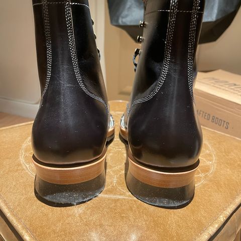 Monroe 19927 in Malayan Black Hand-Dyed Natural Veg Tan