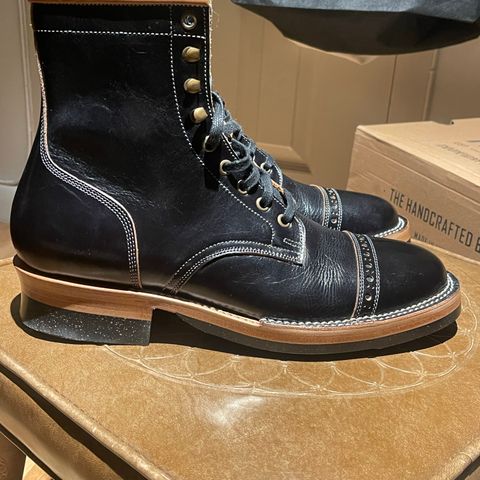 Monroe 19927 in Malayan Black Hand-Dyed Natural Veg Tan