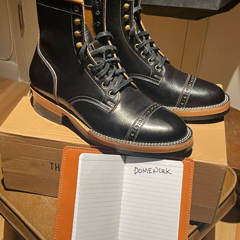 Monroe 19927 in Malayan Black Hand-Dyed Natural Veg Tan