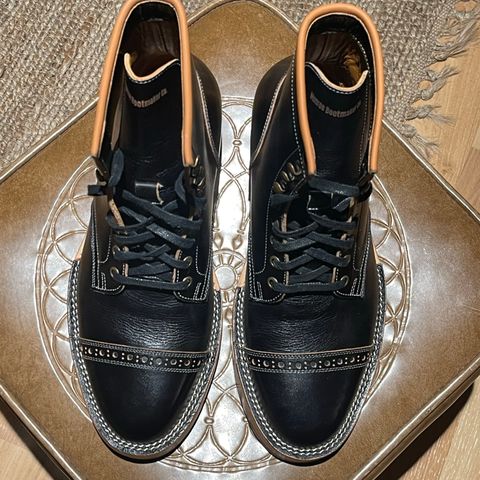 Monroe 19927 in Malayan Black Hand-Dyed Natural Veg Tan