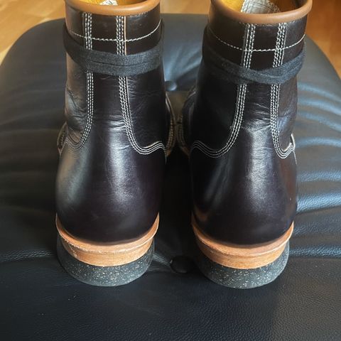 Monroe 19927 in Malayan Black Hand-Dyed Natural Veg Tan