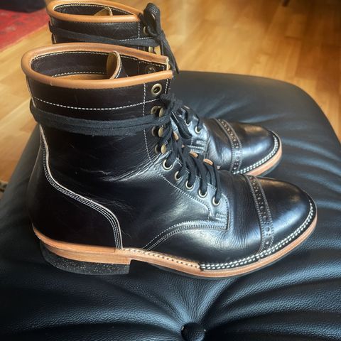 Monroe 19927 in Malayan Black Hand-Dyed Natural Veg Tan