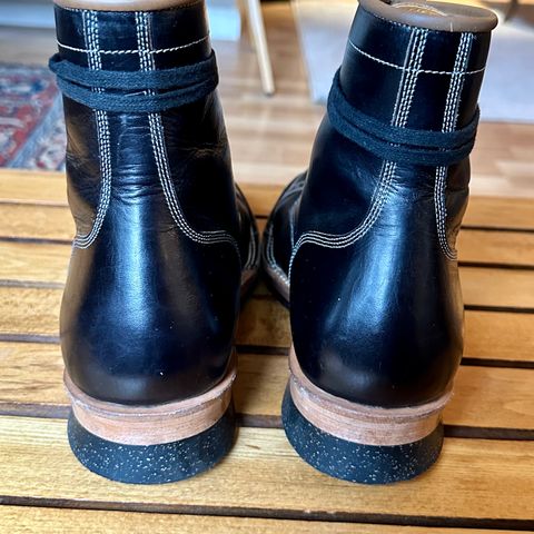 Monroe 19927 in Malayan Black Hand-Dyed Natural Veg Tan