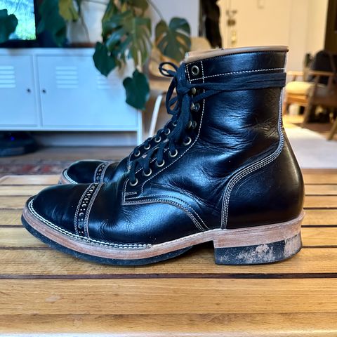 Monroe 19927 in Malayan Black Hand-Dyed Natural Veg Tan