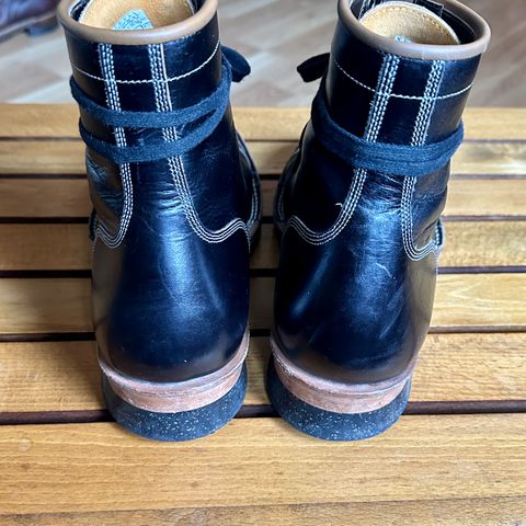 Monroe 19927 in Malayan Black Hand-Dyed Natural Veg Tan