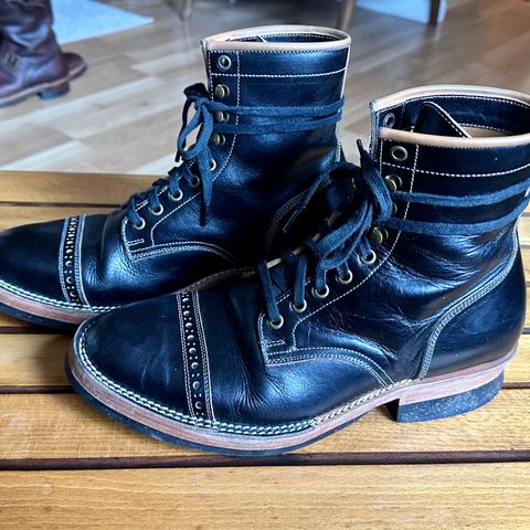 Monroe 19927 in Malayan Black Hand-Dyed Natural Veg Tan