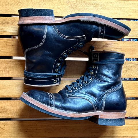 Monroe 19927 in Malayan Black Hand-Dyed Natural Veg Tan