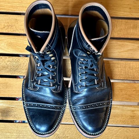 Monroe 19927 in Malayan Black Hand-Dyed Natural Veg Tan
