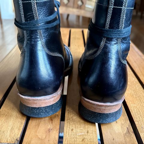 Monroe 19927 in Malayan Black Hand-Dyed Natural Veg Tan