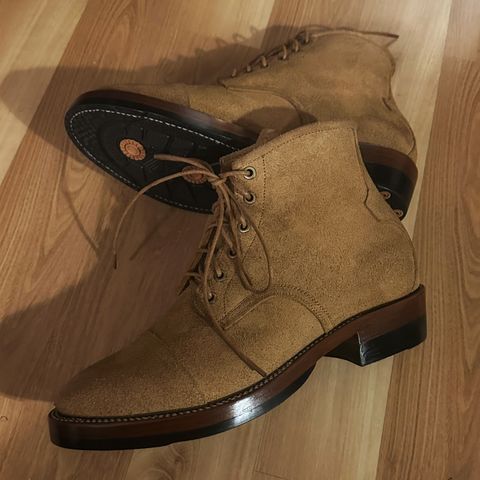 Mor Son De Brazza in Indonesian CH Dark Havana - Roughout