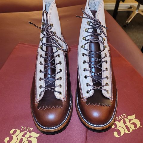 TAFT Model 007 in Cherry Oil Tan