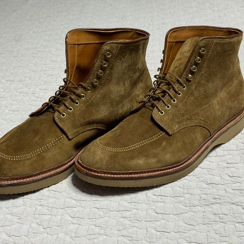 Alden Indy Boot in Snuff Suede