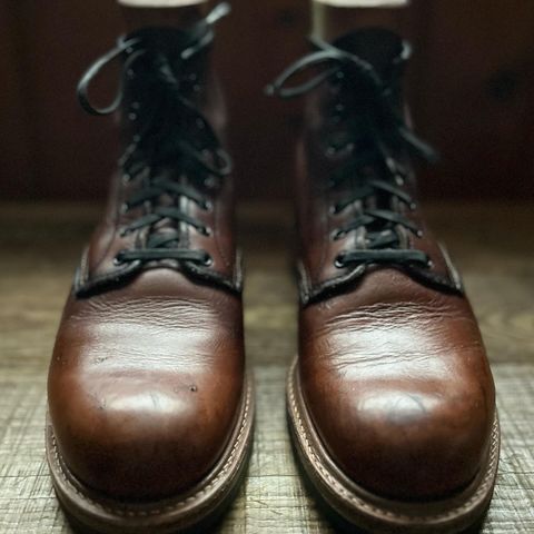 View photo of Red Wing Beckman in S.B. Foot Cigar Featherstone