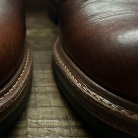 View photo of Red Wing Beckman in S.B. Foot Cigar Featherstone