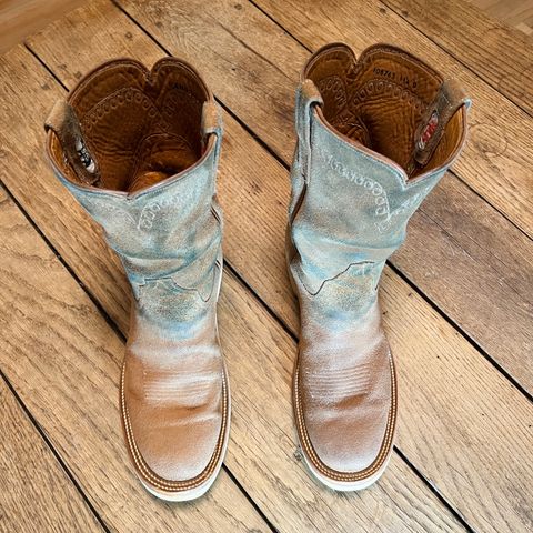 Rios of Mercedes x The Black Bear Brand The Wild West Roughrider in Horween Marine Field Roughout
