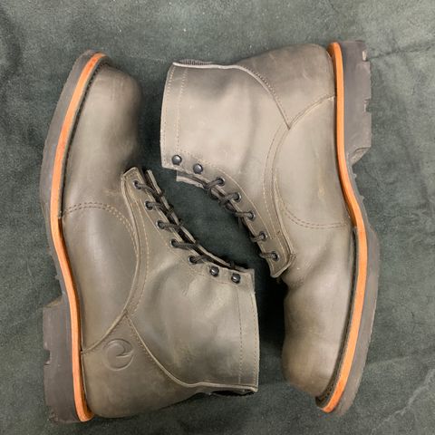 Origin The Coronado Boot in Slate Waxed Pull Up