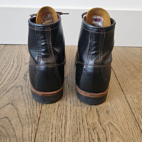 View photo of Red Wing Beckman Flatbox in S.B. Foot Black Klondike