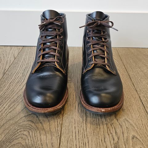 View photo of Red Wing Beckman Flatbox in S.B. Foot Black Klondike