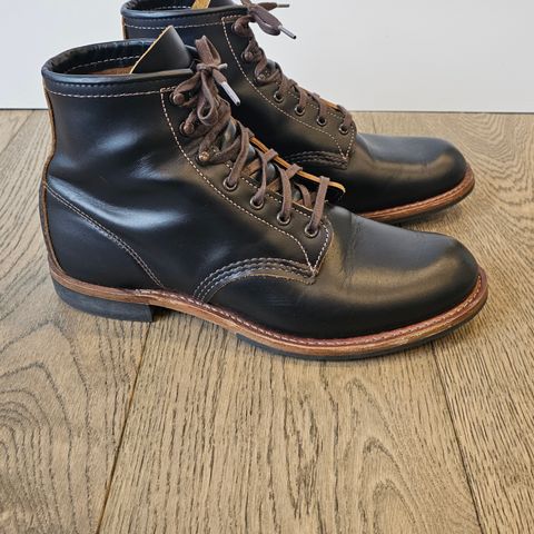 View photo of Red Wing Beckman Flatbox in S.B. Foot Black Klondike