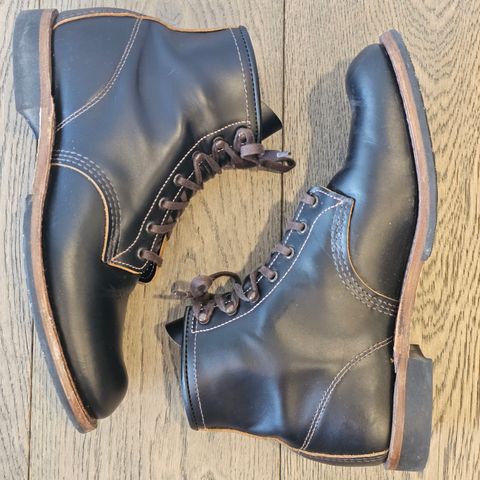 View photo of Red Wing Beckman Flatbox in S.B. Foot Black Klondike