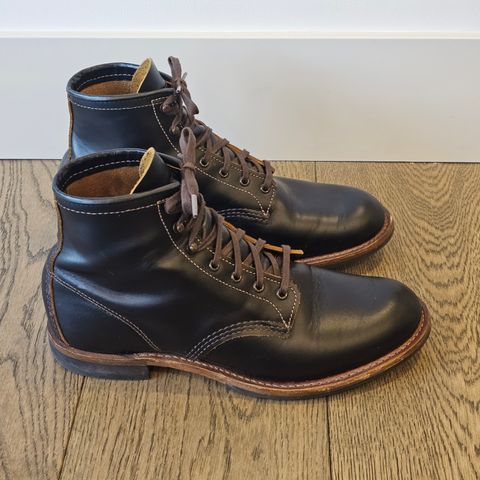 View photo of Red Wing Beckman Flatbox in S.B. Foot Black Klondike