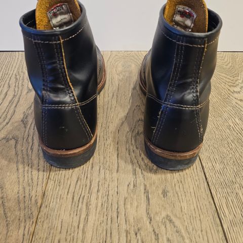 View photo of Red Wing Beckman Flatbox in S.B. Foot Black Klondike