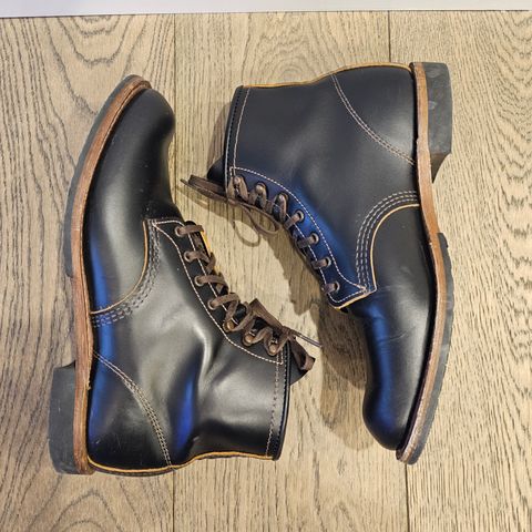 View photo of Red Wing Beckman Flatbox in S.B. Foot Black Klondike