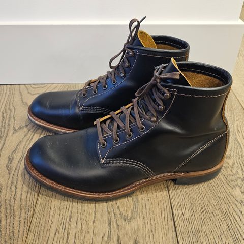 View photo of Red Wing Beckman Flatbox in S.B. Foot Black Klondike