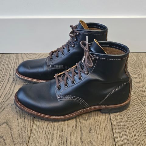 View photo of Red Wing Beckman Flatbox in S.B. Foot Black Klondike