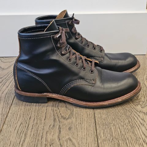 View photo of Red Wing Beckman Flatbox in S.B. Foot Black Klondike